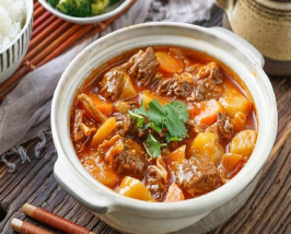 bo-nau-ruou-vang-banh-mi